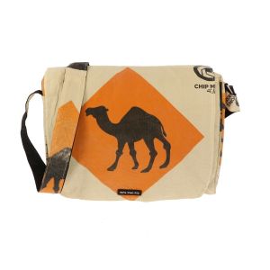 A4 shoulder bag made of recycled cement sacks - Gambir camel